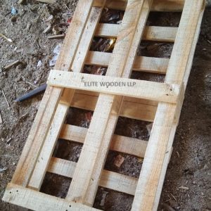 Pinewood pallet 4 way5