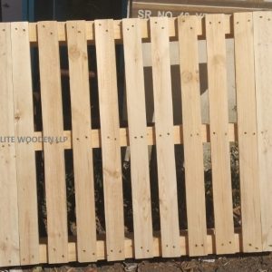 Pinewood pallet 4 way9